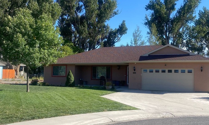 Montrose Casa | Quiet rancher at end of Cul De Sac - within minutes of all Montrose has to offer