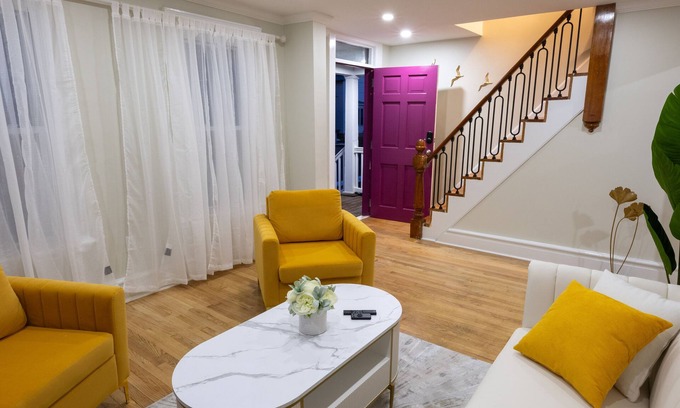 Utica Casa | Quiet, Relaxing and Modern Utica House