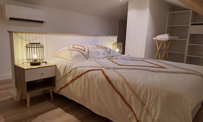 Louhossoa Apartamento | Quiet, restful apartment for 2 people. Terrace Sunset view