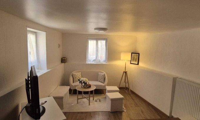 La Madeleine Apartamento | Quiet Retreat 15 Min from the Beach, Fully Equipped and Fresh