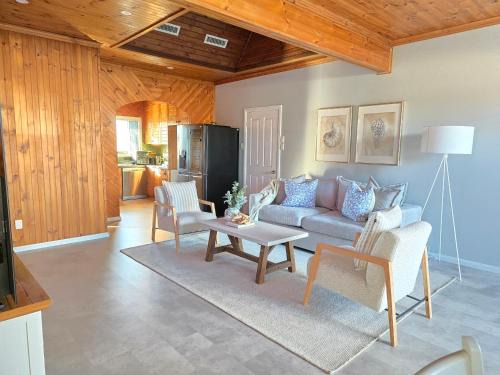 Canley Vale Casa | Quiet Retreat & Alfresco Garden