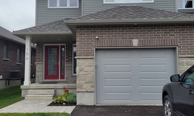 Palmerston Casa | Pet Friendly Family home in Palmerston, Ontario