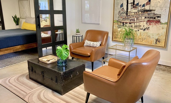 Uptown Historic District Casa | Quiet Retreat w Private Garden on Magazine St- Walk to restaurants, bars & shops