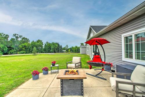 Audubon Casa | Quiet Retreat with Kayak and Patio, Walk to Lake!