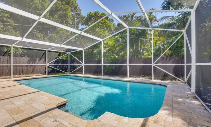 South Corals Casa | Quiet Retreat with Backyard Patio Near Downtown