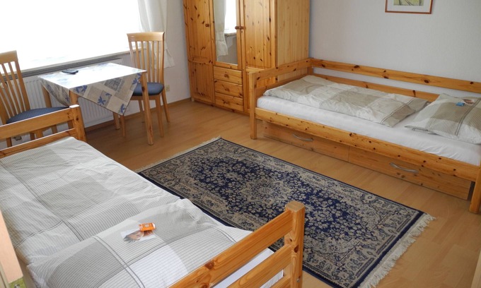Schwanheim Apartamento | habitaciones tranquilas directamente en Frankfurt - con muchos extras