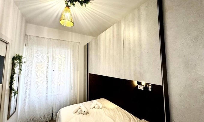 Prenestino-Centocelle Casa | Quiet room with private bath in Rome, Metro C