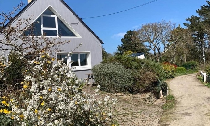 Finistere Casa | Quiet seaside house in a cul-de-sac.