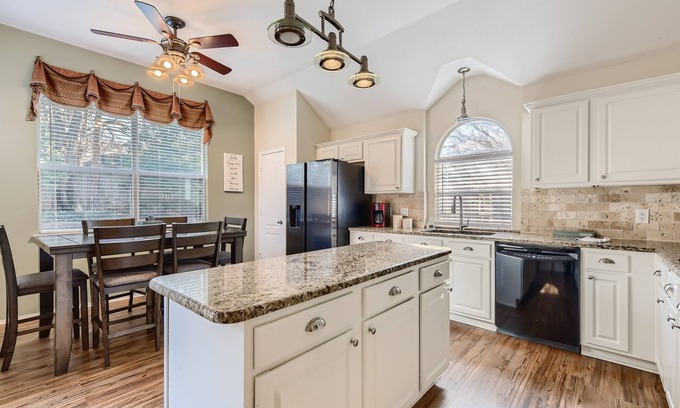 North Richland Hills Casa | Quiet, Spacious Pool Home - 20 Mins to DFW Airport