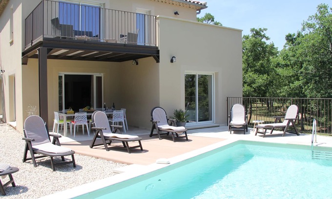 La Roque-sur-Pernes Villa | Villa espaciosa y tranquila, luminosa, soleada, piscina privada con vistas al ventoux