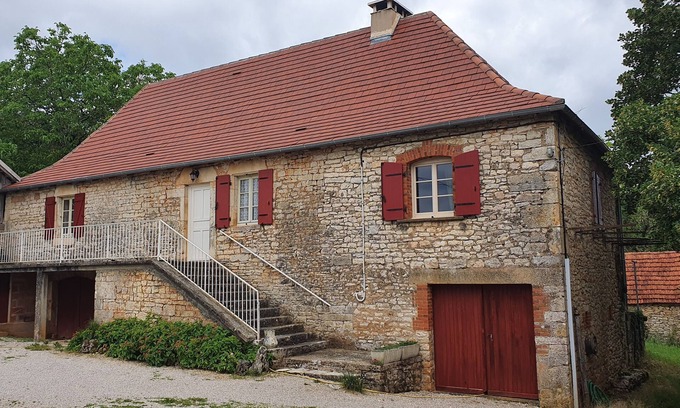 Carennac Casa | Cerca de Carennac: Casa de piedra independiente con terraza y jardín privado