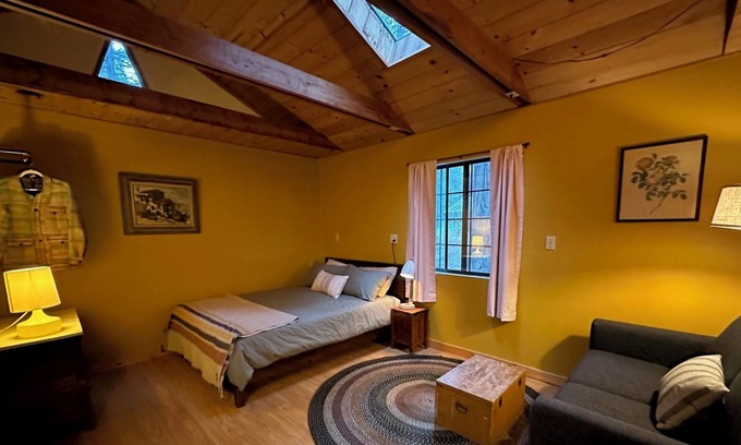 Nevada City Cabaña | Quiet Studio Cottage in the Forest 10 Mins from Nevada City and the Yuba River