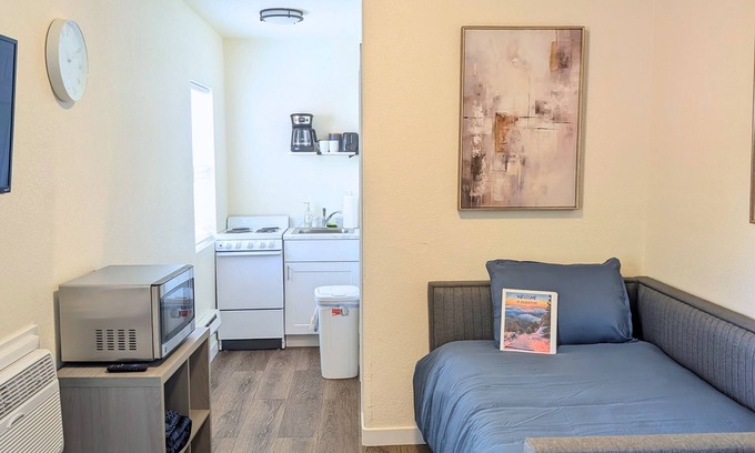 Colorado Springs Apartamento | Quiet studio in amazing Colorado Springs with AC