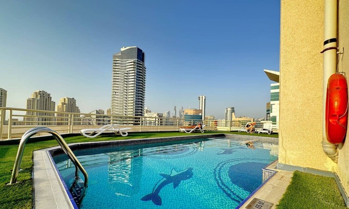 Dubai Marina Apartamento | Quiet Studio w/Balcony & RoofTop Pool in Marinan