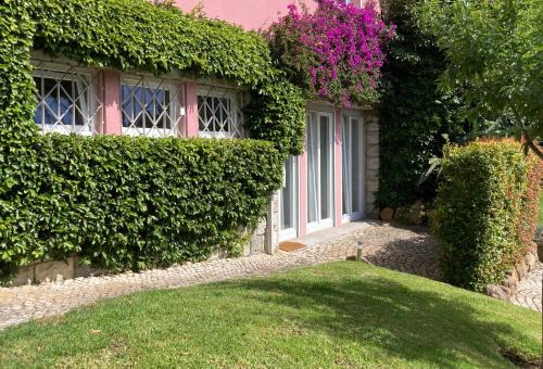 Estoril Apartamento | Quiet Studio with garden 8 Min from Beach