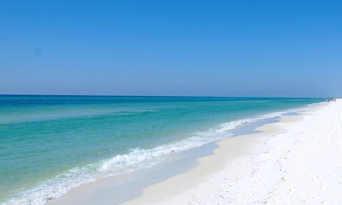 Villa Sabine Condominio | Walk to the Beach! Great Rates, Great Location!
