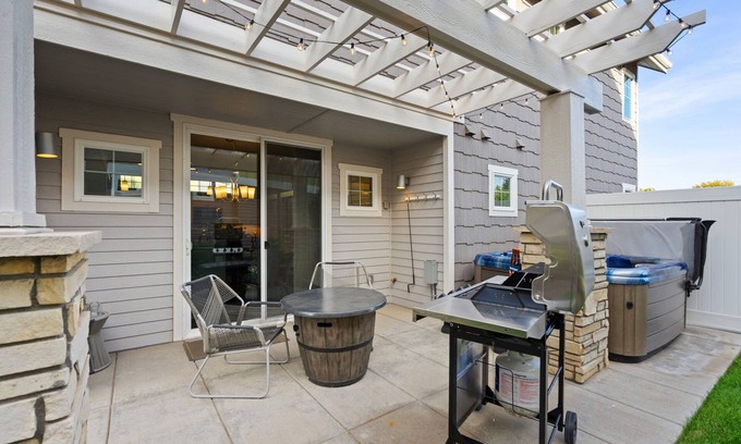 Fort Collins Casa | Quiet Urban Community – Designer Home W/ Hot Tub!