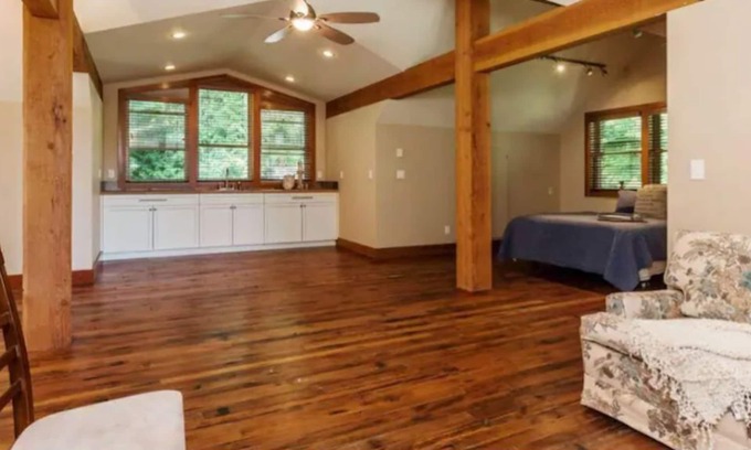 Surrey Casa | Quiet vacation suite at White Rock/South Surrey