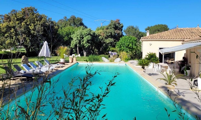 Cournonterral Casa | Quiet villa with large pool located 10 minutes from the sea, air conditioning and greenery.
