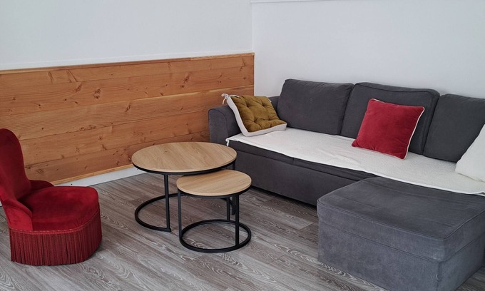 Plouaret Casa | Quiet village center house