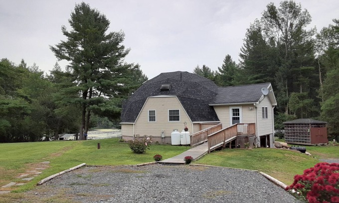 St Lawrence County Casa | Quiet Waterfront Home