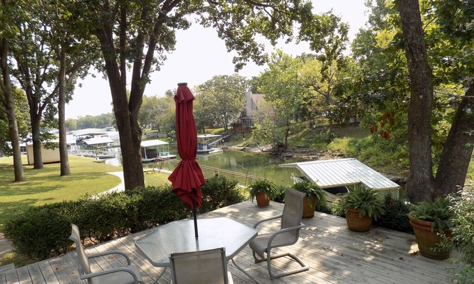Afton Casa | Quiet waterfront lake home at Grand Lake on Monkey Island near Shangri-La Resort