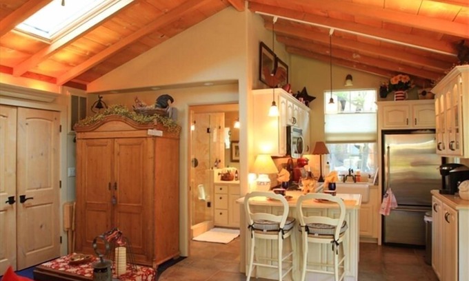 Northwest Carmel Apartamento | Tranquila arbolado Guest Cottage