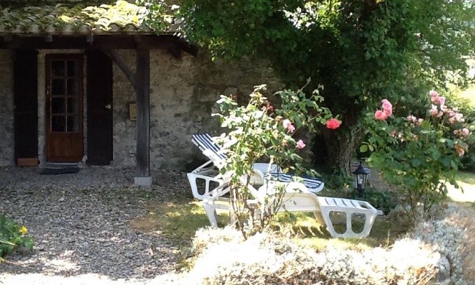 Courbiac Cabaña | Tranquilo y arbolado, piscina de hidromasaje privada, casa de carácter en el corazón del Valle del Lot