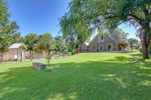 Berridale Casa | Quigtoo Cottage - Beautiful 4BR Stone Cottage l WiFi l Bath l Garden