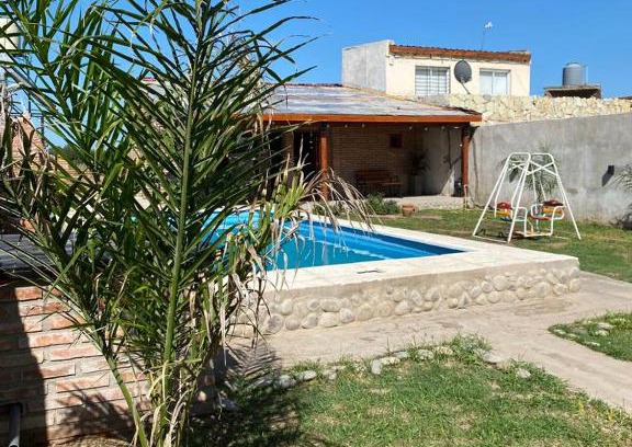 Vicente Echeverría Casa | Quincho y Pileta en Ibarlucea