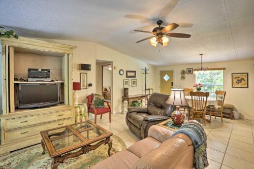 Quincy Casa | Quincy Home with Deck and Outdoor Patio Furniture