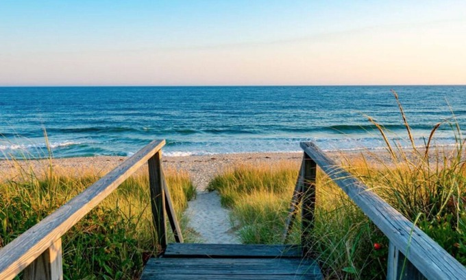 Surfside Casa | Quintessential 4 Bedroom Surfside Beach Cottage on Nobadeer Beach
