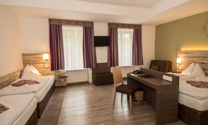 Muehlau Hotel | Habitación quíntuple con ducha y WC - Hotel Dollinger