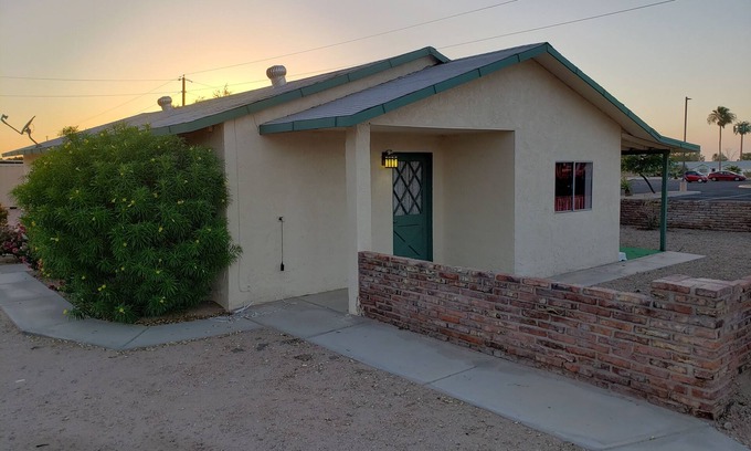 The Foothills Casa | Peculiar Yuma Guest Home
