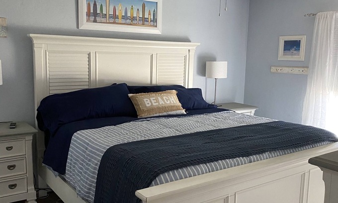 Holly Hill Casa | Quite & Cheerful Centrally Located 3 Bedroom Home