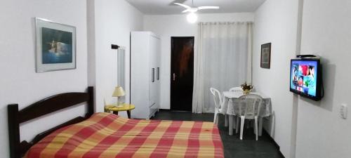 Centro Apartamento | Quitinete a poucos passos da Praia no ponto mais central da cidade.