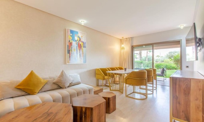 Menara Apartamento | Résidence Golfique PJ, jardin, piscine