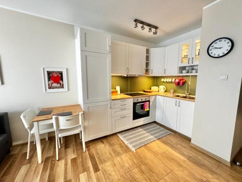 Zabki Apartamento | Różana Apartment with Parking