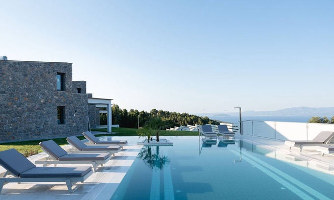 Paliouri Apartamento | R 1295 Kalin Apartment with Shared Pool With Break Fast, Safe Deposit Box & Welcome Drink Upon Arriv