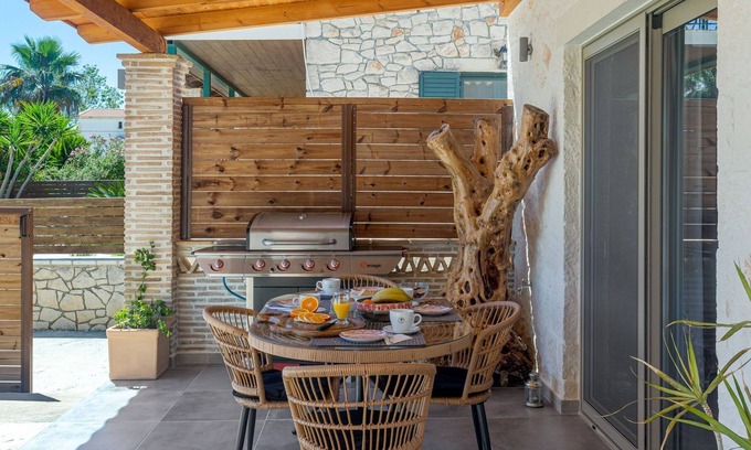 Lithakia Villa | R 1445 Superior Residence Tierra Olivo