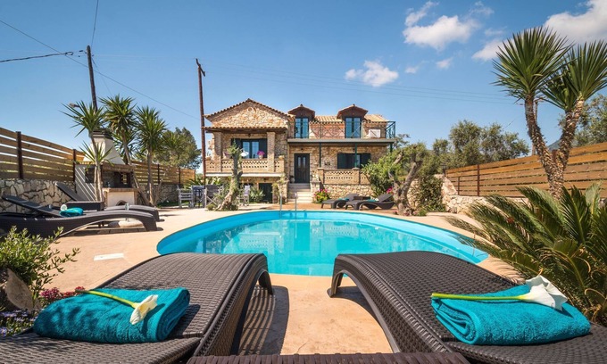Lithakia Villa | R 1446 Private Pool | Sunrise View Tierra Olivo