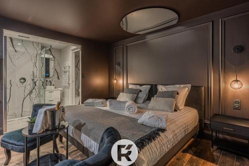 Secteur 4 Apartamento | R'Apparts The Love Nest Suite