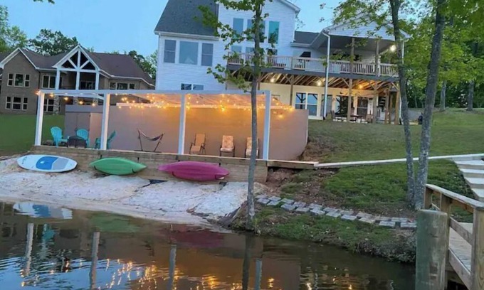 Chapin Casa | R&R Lake House