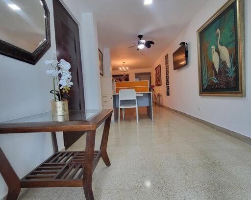 El Cangrejo Apartamento | R10 Lindo Apto de 5 recámaras, zona turística.