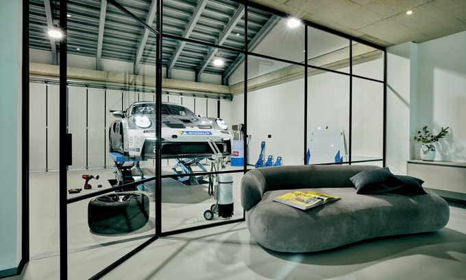Bermel Casa | Racers Lodge "Grand Prix" with lifting platform and double garage, near Nürburgring