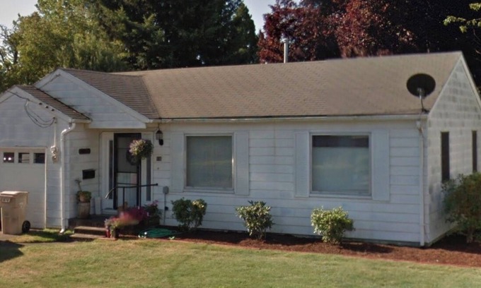 Lebanon Casa | Rachel’s Place. Cozy home centrally located in Lebanon.