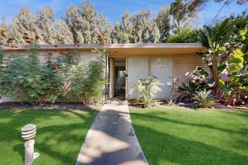 Palm Springs Villa | Racquet Club Cottage Permit# 271
