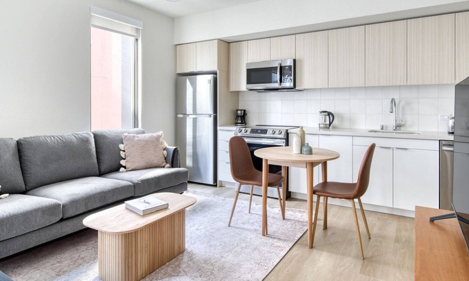 Downtown Berkeley Apartamento | Rad Berkeley Studio w/ W/D & Coworking, walkable to BART, by Blueground