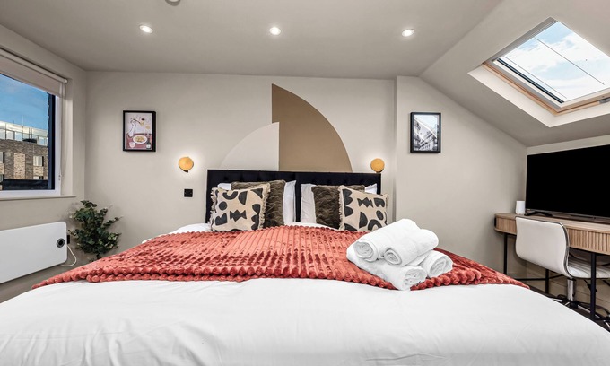 Peckham Apartamento | Radiant Studio Nook with Full Kitchen