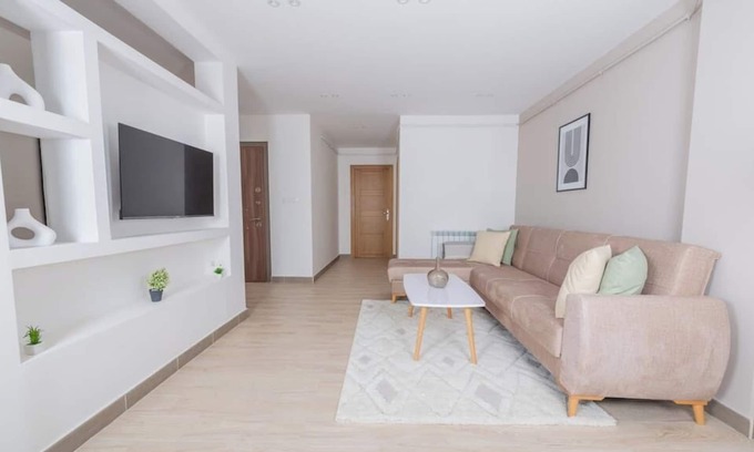 El Mouradia Apartamento | Radieux Appartement Au Golf